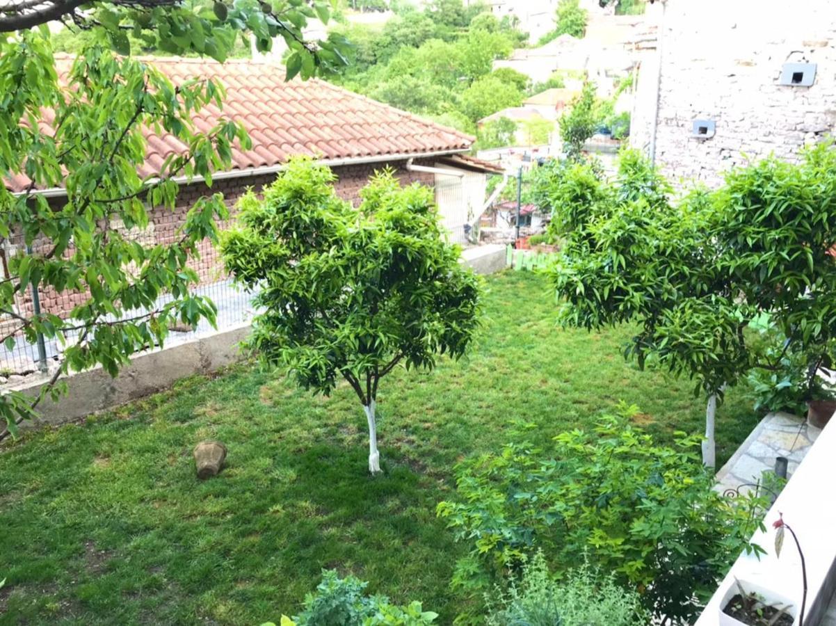"Mani Guest House" Gjirokastër Exteriér fotografie